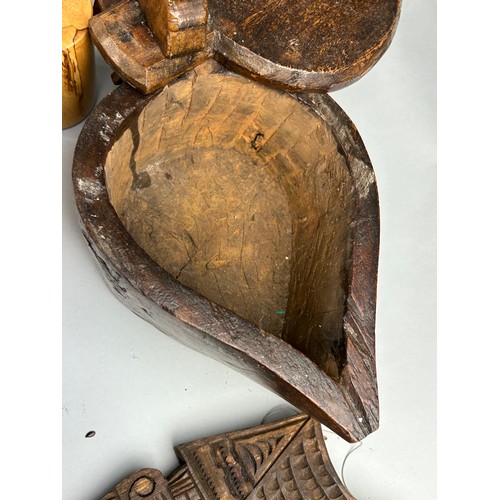 274 - A LARGE COLLECTION OF TREEN ITEMS (QTY)

Some 19th Century.