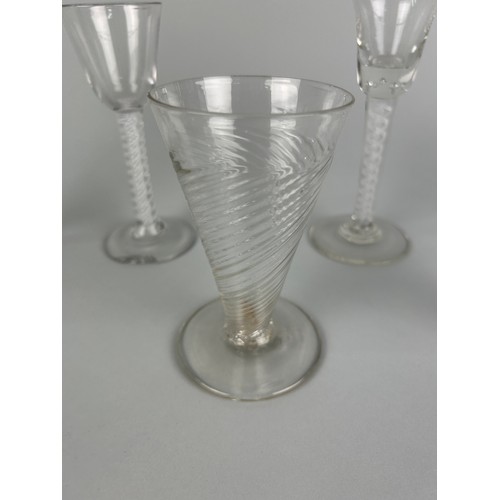 257 - A COLLECTION OF GLASSWARE (10) 

To include some possibly antique examples with filigree stems.