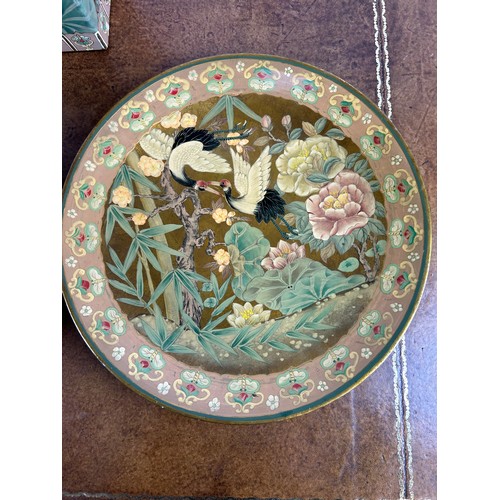 597 - HARRODS LONDON: A PAIR OF LARGE JAPANESE STYLE CERAMIC PLATES DEPICTING PAIRS OF CRANES ALONG WITH A... 