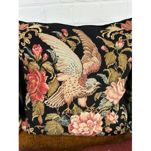 600 - A COLLECTION OF SIX TAPESTRY CUSHIONS (6)