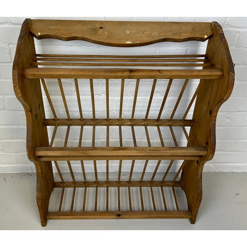 537 - A PINE PLATE RACK, 

80cm x 65cm x 25cm