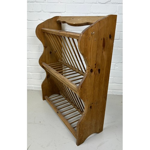 537 - A PINE PLATE RACK, 

80cm x 65cm x 25cm