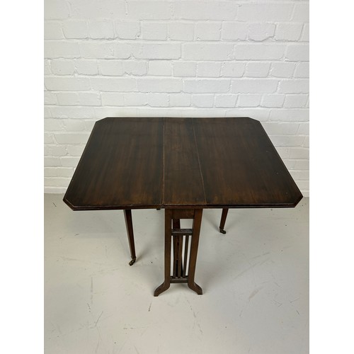 548 - A MAHOGANY GATE LEG DROP LEAF TABLE, 

74cm x 60cm x 60cm