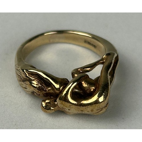 351 - A 9CT GOLD NOVELTY 'EROTIC' RING, 

Weight: 8.5gms