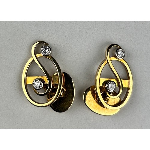 343 - A PAIR OF 18CT GOLD AND DIAMOND CUFFLINKS, 

Weight: 9.0gms