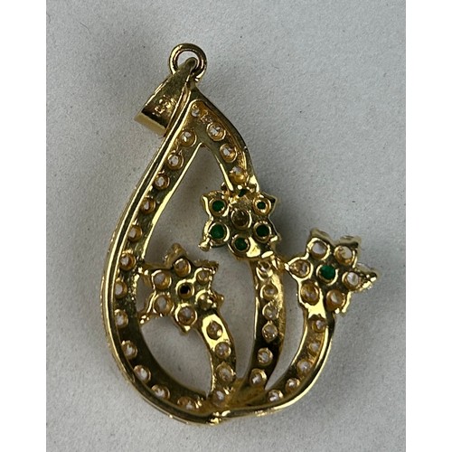 354 - AN 18CT DIAMOND AND EMERALD PENDANT, 

Weight: 6.2gms