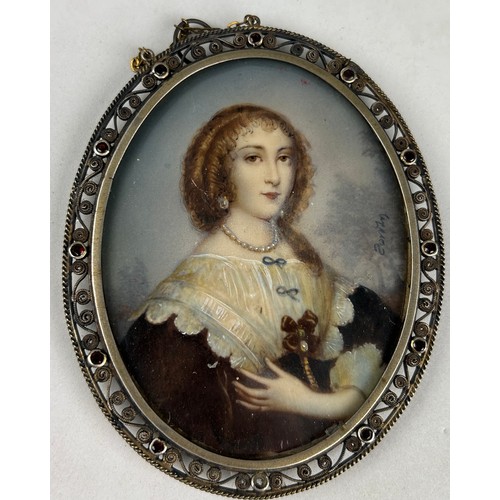 52A - AN EARLY 19TH CENTURY PORTRAIT MINIATURE ON IVORY DEPICTING A LADY WEARING A PEARL NECKLACE, 

Mount... 