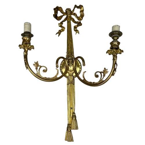 551 - A FRENCH GILT BRASS WALL SCONCE WITH RIBBON DETAIL, 

60cm x 37cm x 17cm