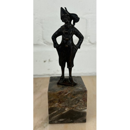 248 - AFTER FRANZ IFLAND (1862-1925): A SIGNED BRONZE CLOWN WITH A CAT, 

11cm H 
16cm with stand.