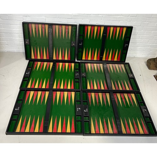 503 - PALM BEACH CASINOS:  FULL SIZED BACKGAMMON BOARDS 

83.5cm x 61.5cm x 4cm 



Provenance: Palm Beach... 