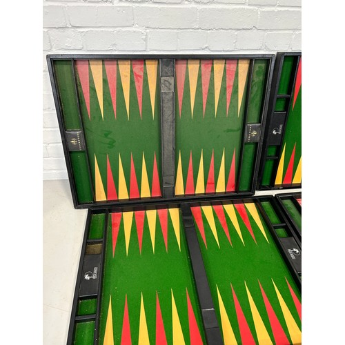 503 - PALM BEACH CASINOS:  FULL SIZED BACKGAMMON BOARDS 

83.5cm x 61.5cm x 4cm 



Provenance: Palm Beach... 