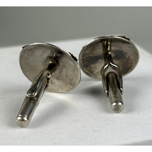 364 - A PAIR OF AZTEC 18CT GOLD AND SILVER EARRINGS (2) 

Weigh 11.6gms