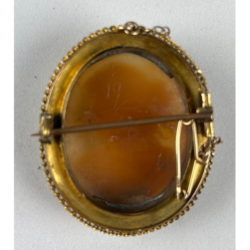 358 - A FINE ETRUSCAN CAMEO IN 18CT GOLD, 

Etruscan fine cameo tests 18 k gold

Weight 12.2gms