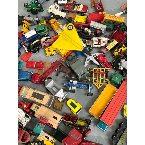 632 - A COLLECTION OF DINKY & CORGY TOY CARS 
Play worn