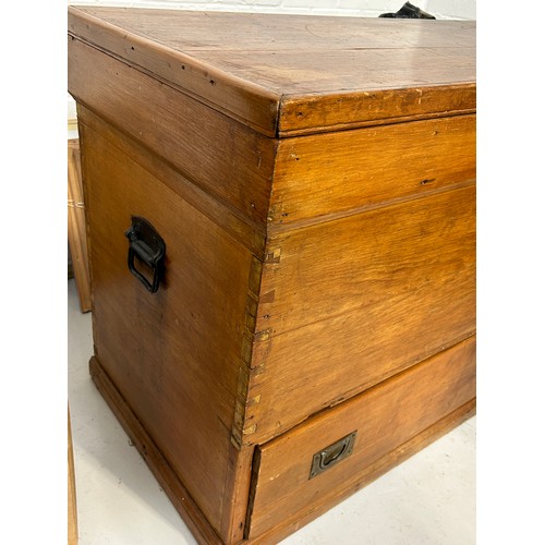 534 - A LARGE 19TH CENTURY PINE BLANKET BOX OR CARPENTERS BOX, 

117cm x 74cm x 54cm