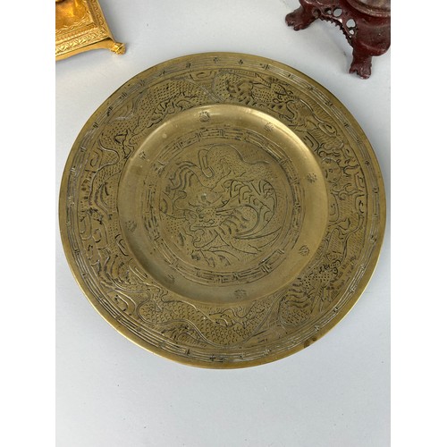 101 - A COLLECTION OF CHINESE AND ASIAN ITEMS (QTY)

To include marble vase, brassware.