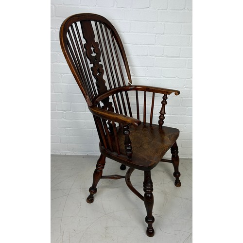 422 - A 19TH CENTURY YEW WOOD WINDSOR ARMCHAIR, 

110cm x 56cm x 40cm