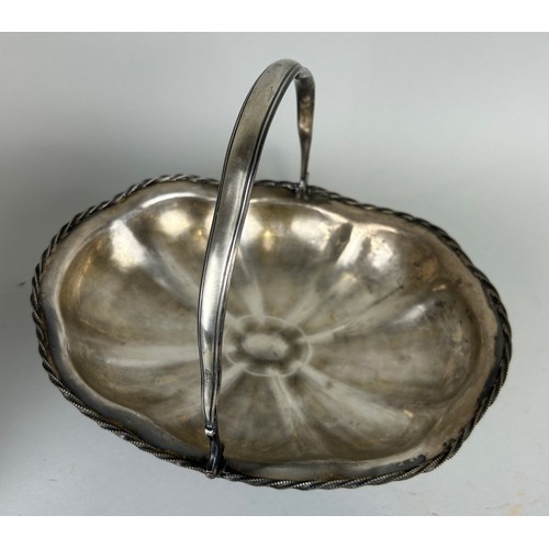 153 - A FOREIGN SILVER BASKET, 

Stamped 84. 

Weight 611gms 

29cm x 23cm x 11cm