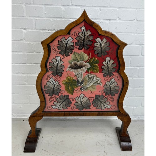 466 - A 19TH CENTURY WALNUT FIRE SCREEN WITH FLORAL BEADED GLASSWORK PANEL, 

75cm x 60cm x 18.5cm