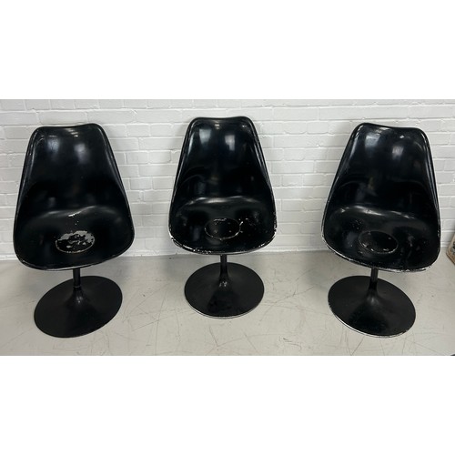 491 - A SET OF FIVE EARLY BLACK TULIP CHAIRS DESIGNED BY EERO SAARINEN (5),

80cm x 53cm x 50cm