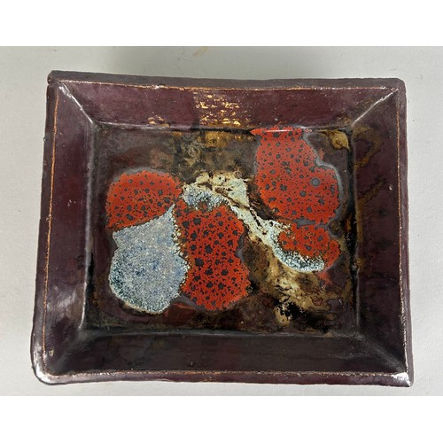 527 - A MID CENTURY CERAMIC DISH WITH ABSTRACT DESIGN,

22cm x 18cm