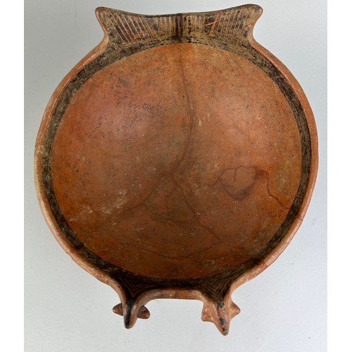 15 - A PRE COLUMBIAN VERAGUAS TERRACOTTA 'AVIAN' BOWL, 

From Costa Rica/Panama, Veraguas, Greater Chiriq... 