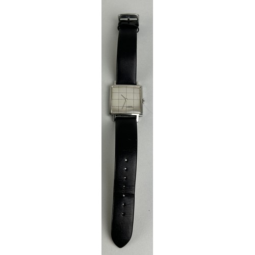 187C - GIRARD PERREGAUX: A STAINLESS STEEL WATCH WITH UNRELATED STRAP,