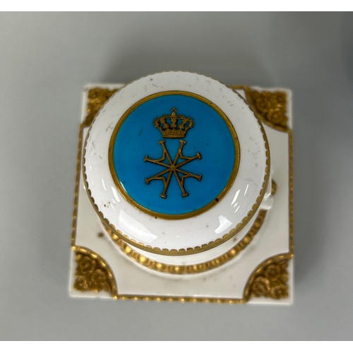 132 - A KPM PORCELAIN AND GILT DESK INKWELL WITH ROYAL EMBLEM, 

Along with two Limoges dishes

Inkwell 10... 