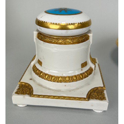 132 - A KPM PORCELAIN AND GILT DESK INKWELL WITH ROYAL EMBLEM, 

Along with two Limoges dishes

Inkwell 10... 