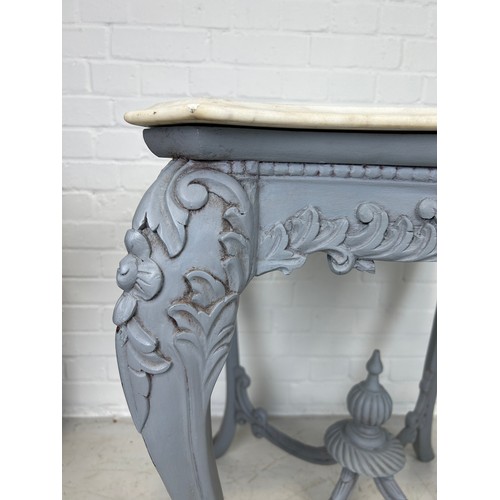 513 - A GREY PAINTED FRENCH OCCASIONAL TABLE WITH WHITE VARIEGATED MARBLE TOP, 

70cm x 60cm x 60cm