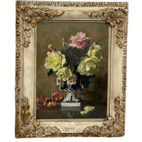 252 - AN OIL PAINTING ON CANVAS BY BARBARA JOHNSON 'YELLOW ROSES IN A CHINA VASE', 

38cm x 28cm 

Mounted... 