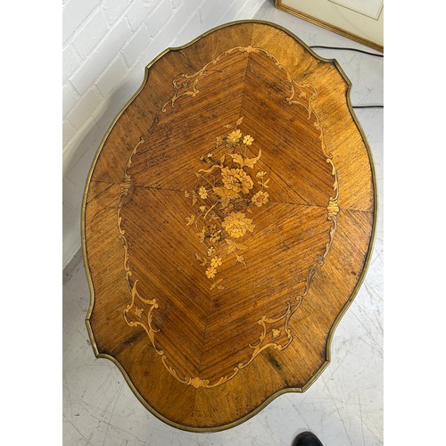 514 - AN ITALIAN OCCASIONAL TABLE WITH MARQUETRY INLAY, 

On four slender legs

82cm x 65cm x 55cm