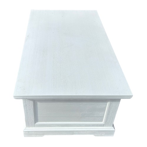 598 - A WHITE PAINTED COFFEE TABLE, 

120cm x 70cm x 47cm