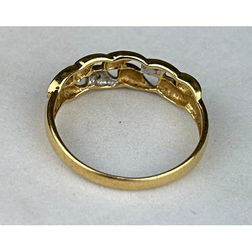 168 - AN 18CT GOLD RING,

Weight 2.3gms