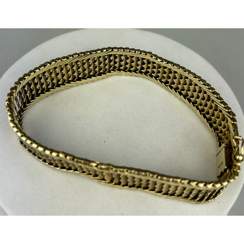 191 - A 14CT GOLD BRACELET, 

Weight: 38gms