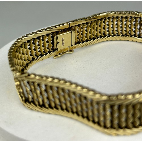 191 - A 14CT GOLD BRACELET, 

Weight: 38gms