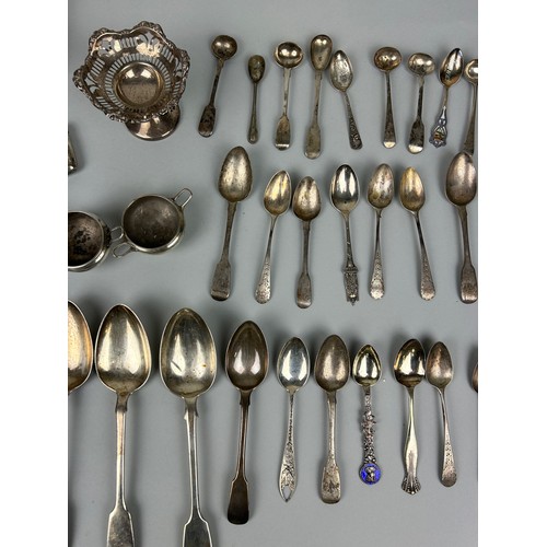 162 - A COLLECTION OF SILVER, 

Weight: 1538gms (excluding box and weighted tazza)