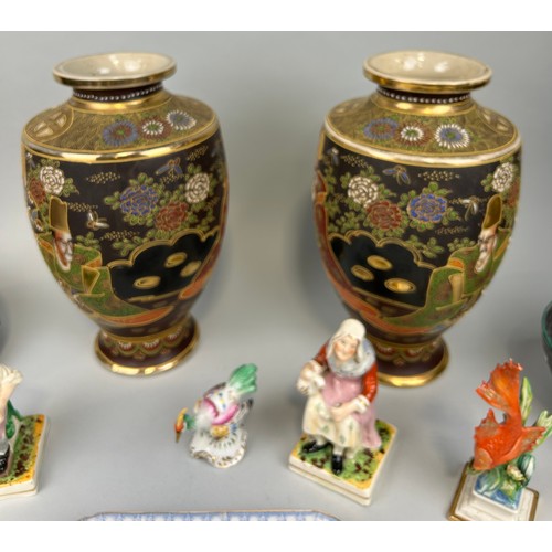 587 - A COLLECTION OF CERAMICS TO INCLUDE A PAIR OF JAPANESE VASES, DOULTON BOWL, STAFFORDSHIRE FIGURES, C... 