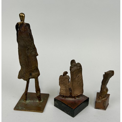 524 - AFTER HENRY MOORE: A SET OF THREE MODERNIST BRONZE SCULPTURES, 

Signed to verso. 

Tallest 21cm