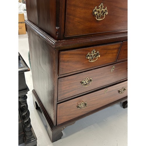 427 - A GEORGE III MAHOGANY CHEST ON CHEST, 

Eight drawers in total with brass handles. 

177cm x 107cm x... 