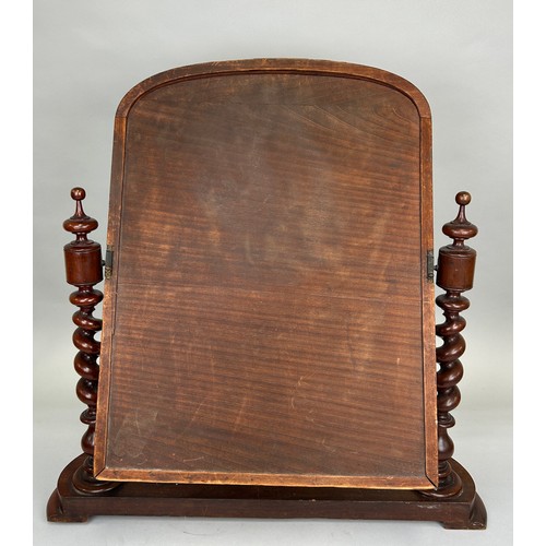 436 - A GEORGIAN MAHOGANY DRESSING TABLE MIRROR, 

77cm x 73cm x 35cm