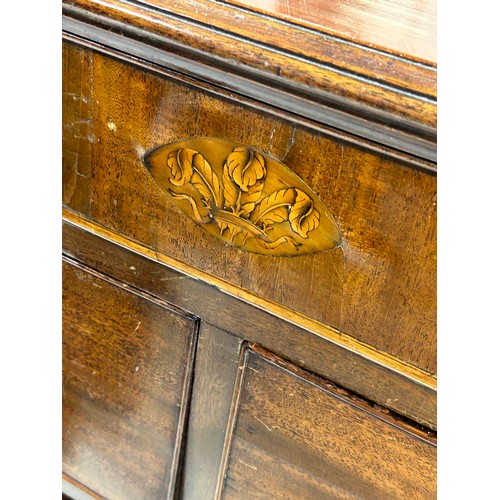 432 - A LARGE GEORGIAN MAHOGANY CHEST OF DRAWERS,

Late 18th or early 19th century with two short over thr... 