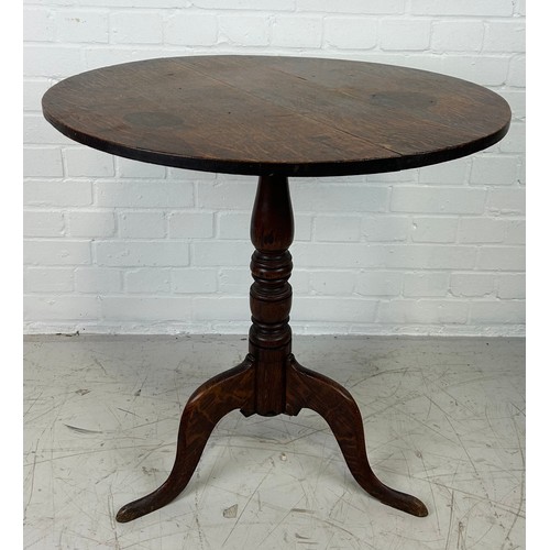 456 - A GEORGIAN DESIGN OAK TRIPOD TABLE,

70cm x 70cm