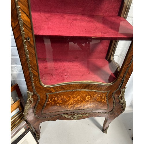 458 - A 19TH CENTURY FRENCH VITRINE CABINET WITH ORMOLU MOUNTS, MARQUETRY INLAY AMD VELVET LINED SHELVES, ... 