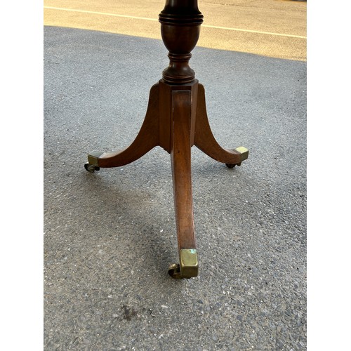 600A - AN EARLY 19TH CENTURY EXTENDABLE DINING TABLE,
 
Possibly a marriage with the legs being earlier tha... 