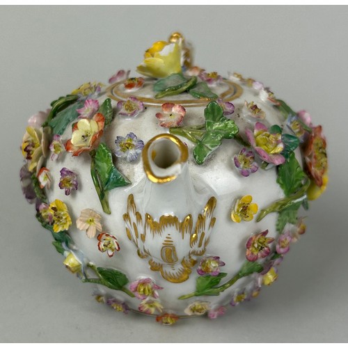 32 - A 19TH CENTURY MEISSEN TEA POT AND COVER, 

16cm x 9cm 

Repair to spout