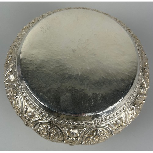 123 - AN INDIAN SILVER BOWL, 

18cm x 12cm 

Weight: 446gms