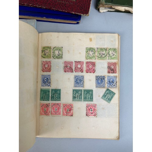 432 - A LARGE COLLECTION OF STAMPS (QTY)