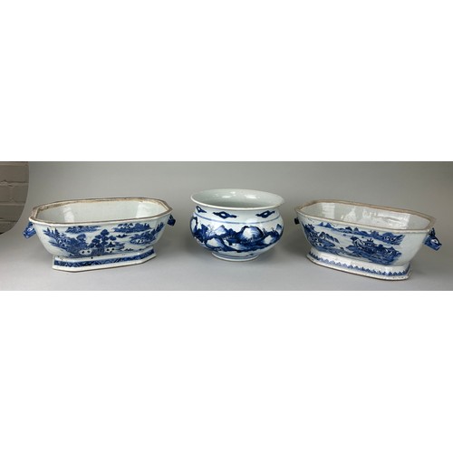 74 - A PAIR OF CHINESE BLUE AND WHITE QIANLONG PERIOD TUREENS ALONG WITH AN INCENSE BURNER (3), 

Tureen ... 