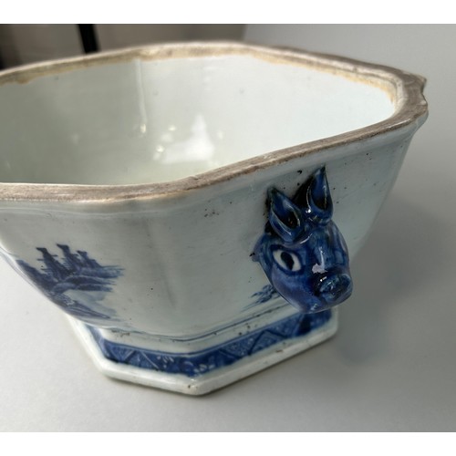 74 - A PAIR OF CHINESE BLUE AND WHITE QIANLONG PERIOD TUREENS ALONG WITH AN INCENSE BURNER (3), 

Tureen ... 